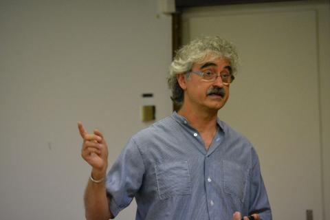 2014 júliusi előadónk, Kincses Károly tart előadást